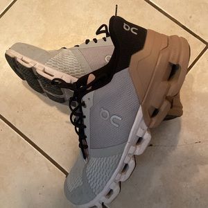 ON Running cloudstratus rose